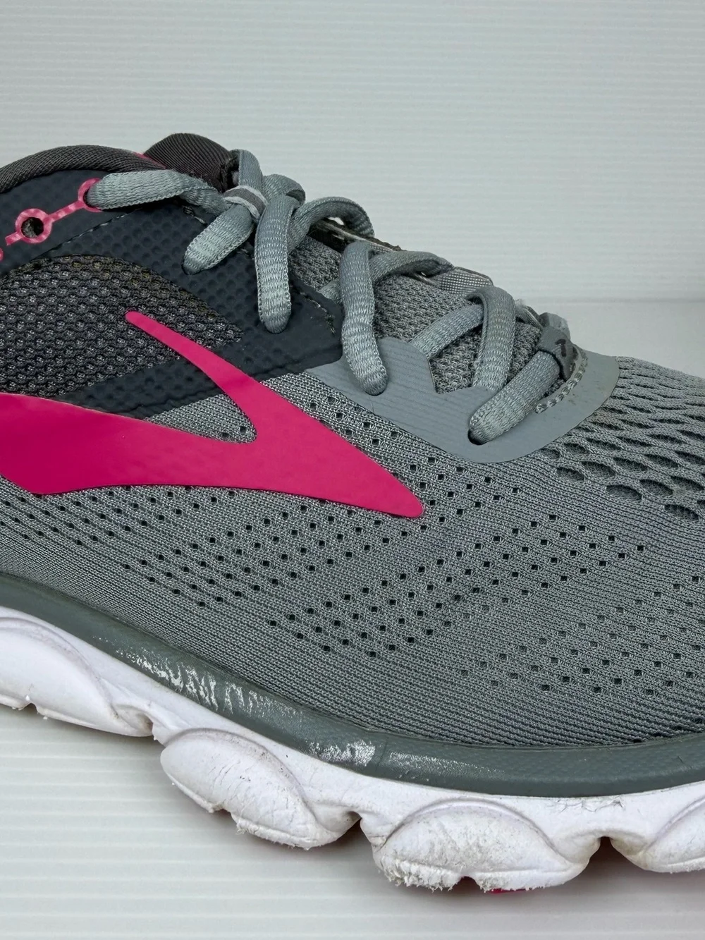 Brooks Anthem Women’s 9.5 B Gray Pink Running Walking Shoes 1202571B051